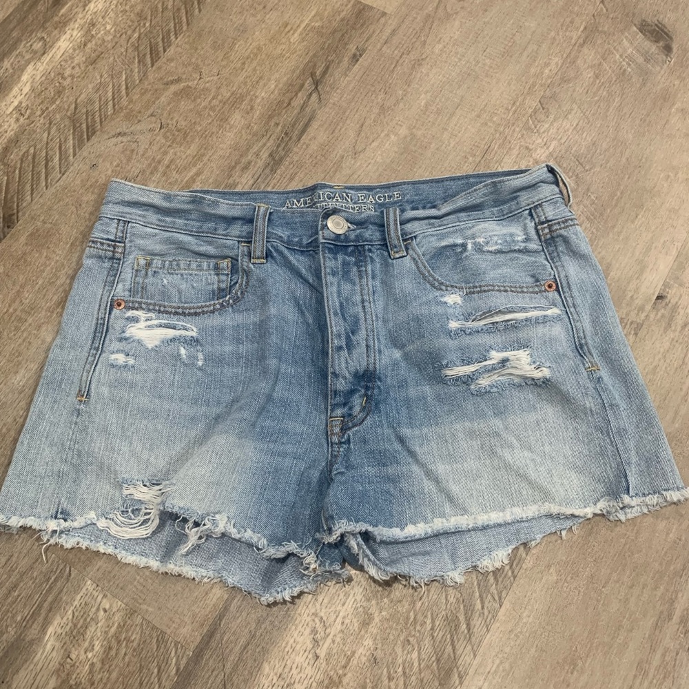 Button fly American Eagle Festival Style Shorties